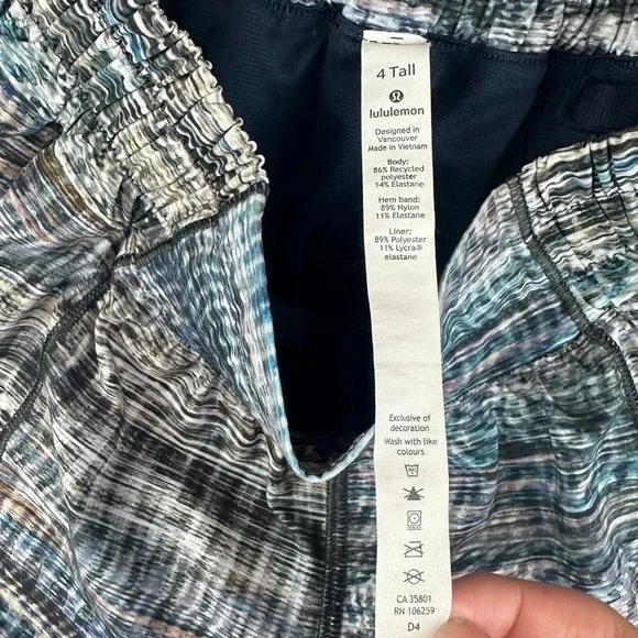 Lululemon Hotty Hot Short Size 4 Tall Digital Oasis W7AUIT - Picture 2 of 7